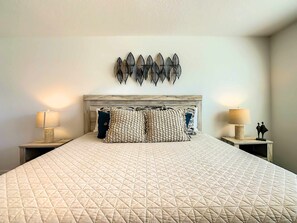 3 bedrooms, desk, iron/ironing board, WiFi - Lakeview Deluxe Escape/Game Console & Clubhouse (Davenport)