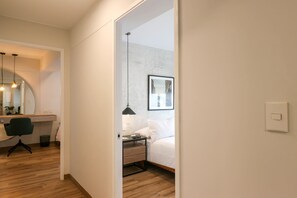 3 chambres, fer et planche à repasser, Wi-Fi, draps fournis