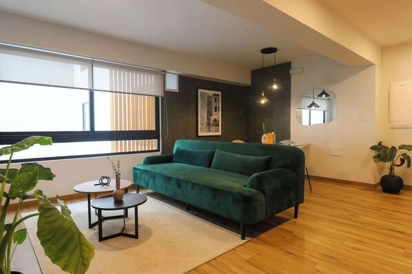 テレビ、書斎 / ワークスペース