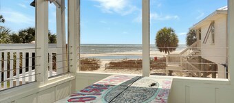 Nearly Beachfront~ Spacious ~ Pet Friendly ~ Summer Breeze