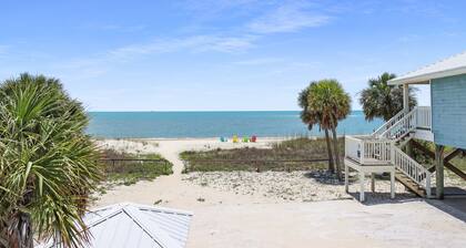 Nearly Beachfront~ Spacious ~ Pet Friendly ~ Summer Breeze