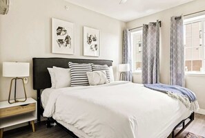 2 habitaciones, tabla de planchar con plancha, wifi y ropa de cama