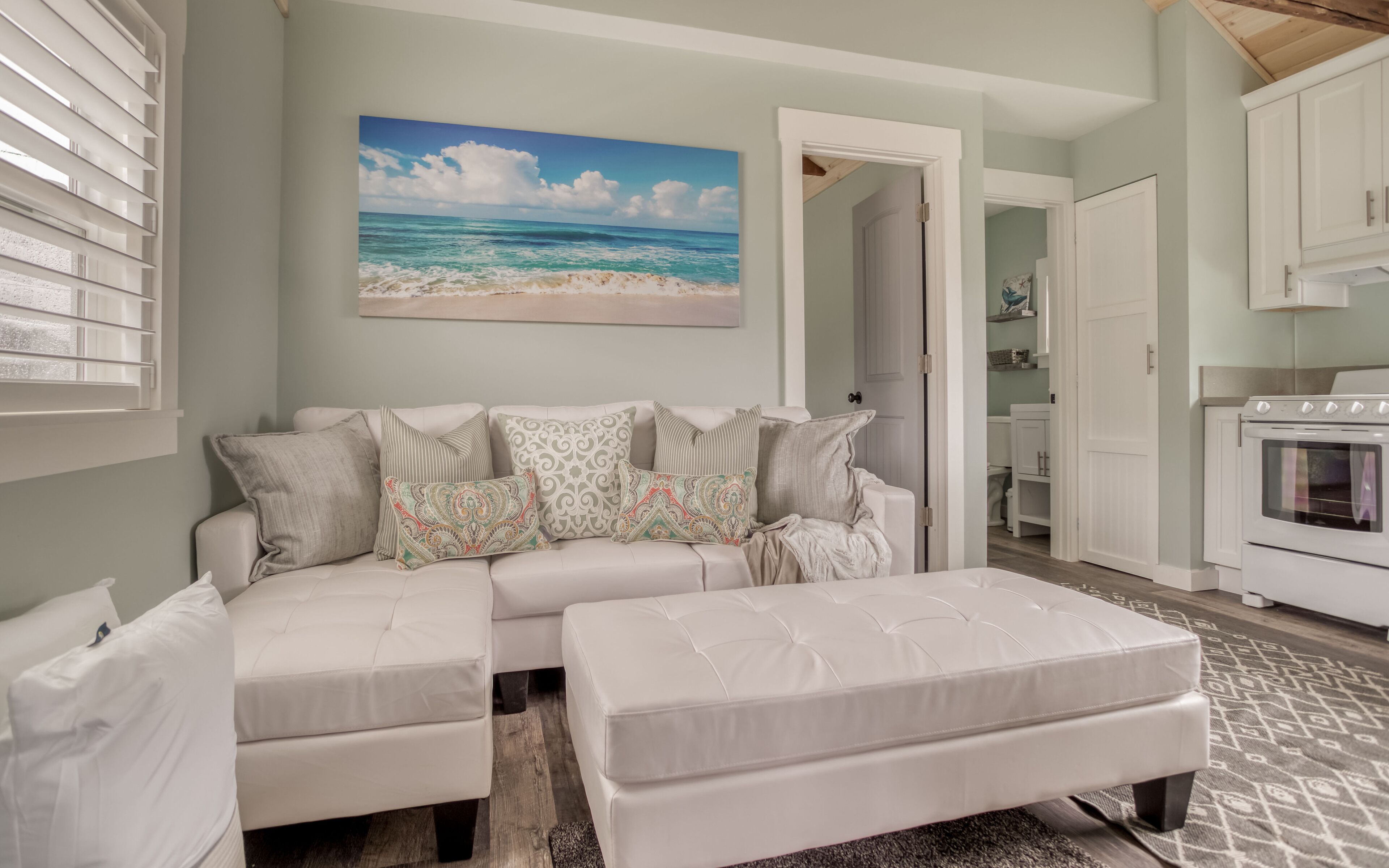 Beautifully Updated King Bedroom Cottage with Fireplace is 68 Steps from Beach!