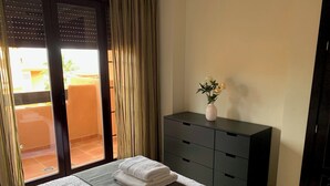 2 bedrooms, in-room safe, iron/ironing board, WiFi (free)