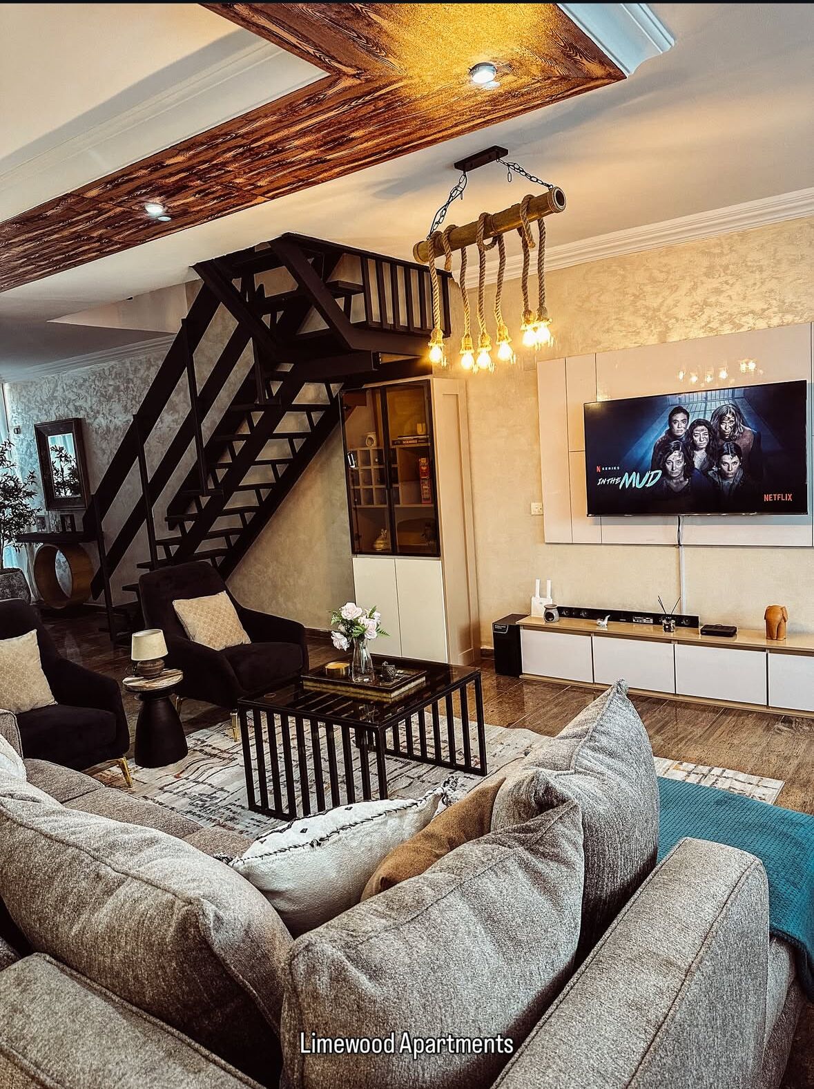 City Apartment, 2 Bedrooms, City View | Living area