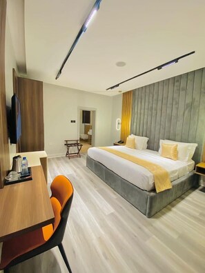 Executive Suite | Egyptian cotton sheets, premium bedding, pillowtop beds