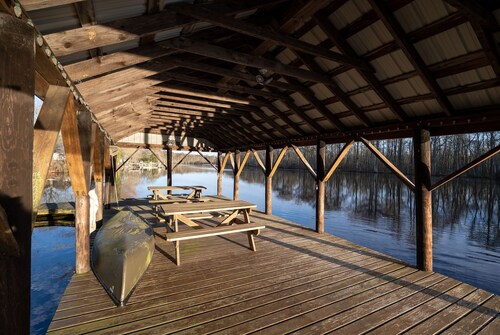 Spectacular Waterfront on the Pocomoke River!