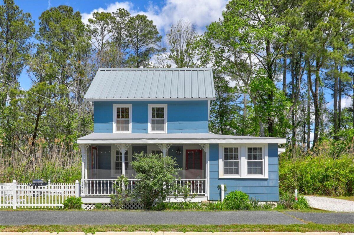 Wind and Surf - Great location close to the Beach!