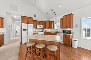 Fridge, microwave, oven, stovetop - Oyster Lane 103 in Montego Bay is a Beautiful Family Escape! (Ocean City)