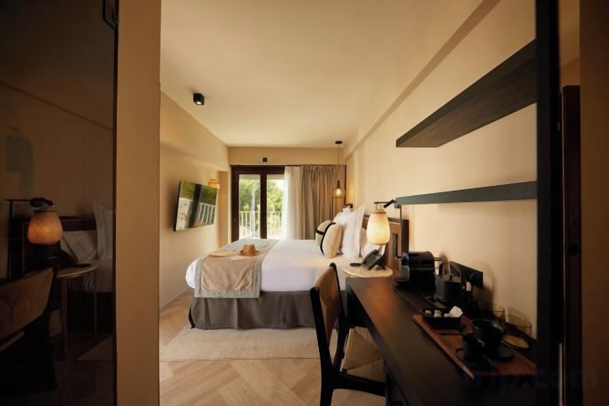1 bedroom, premium bedding, down duvets, memory-foam beds