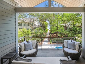 Property grounds - 10 E Beach Lagoon ~ Luxurious Ocean Front Sea Pines Homes (Hilton Head Island)