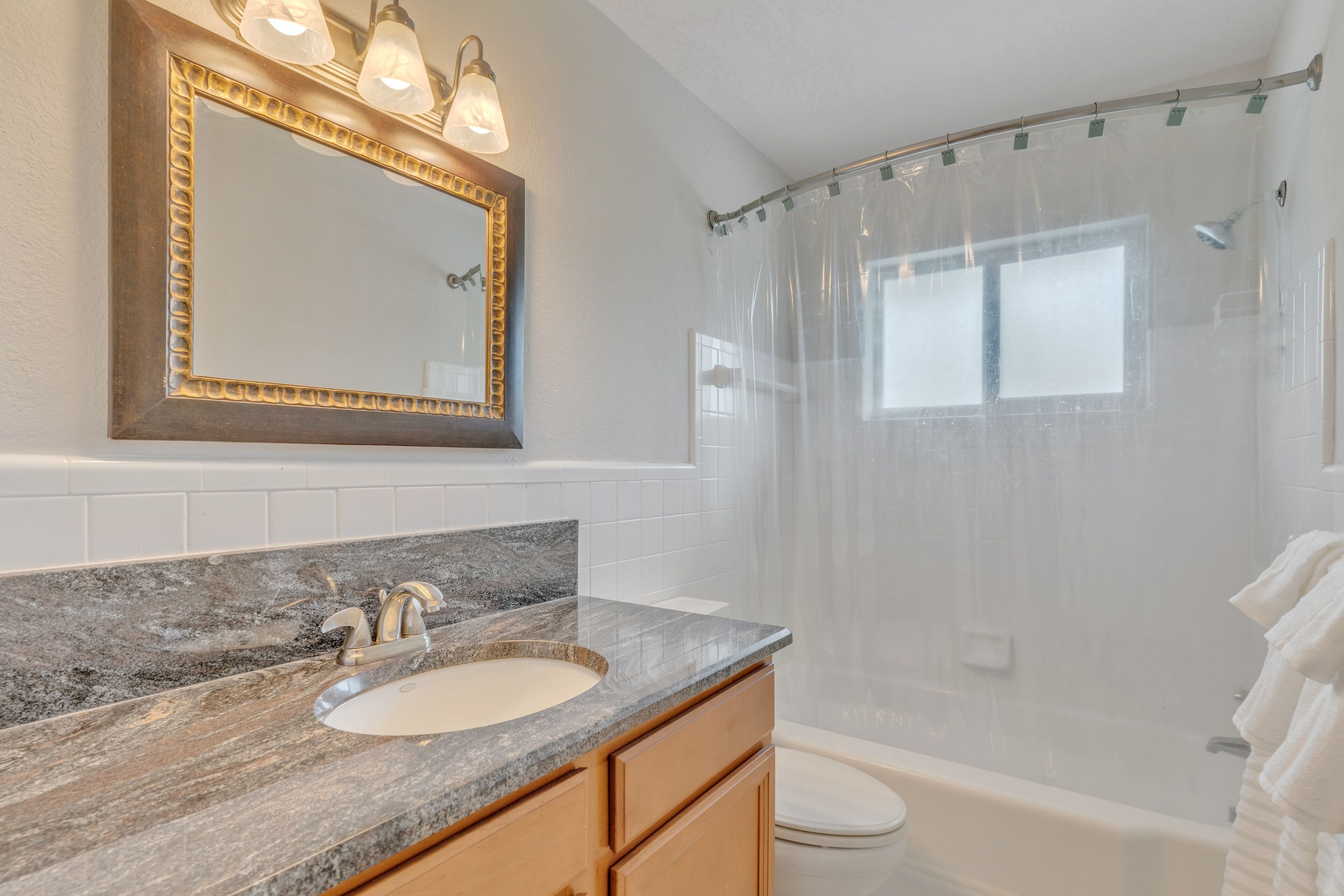 Shangri-la 3 Bedroom Home by Redawning