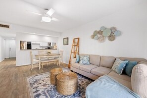 Condo, 2 Bedrooms | Living area