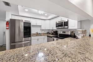 Condo, 2 Bedrooms | Private kitchen