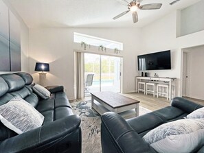 House, 3 Bedrooms | Living area - Holborn Delight 3 Bedroom Home by RedAwning (Davenport)