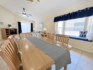Villa, 4 Bedrooms | Dining