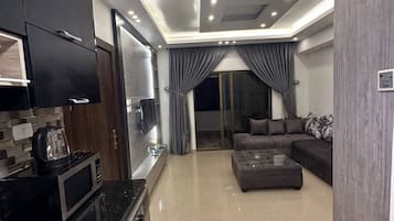 Apartment, 2 Bedrooms, Accessible, Smoking | Private kitchen