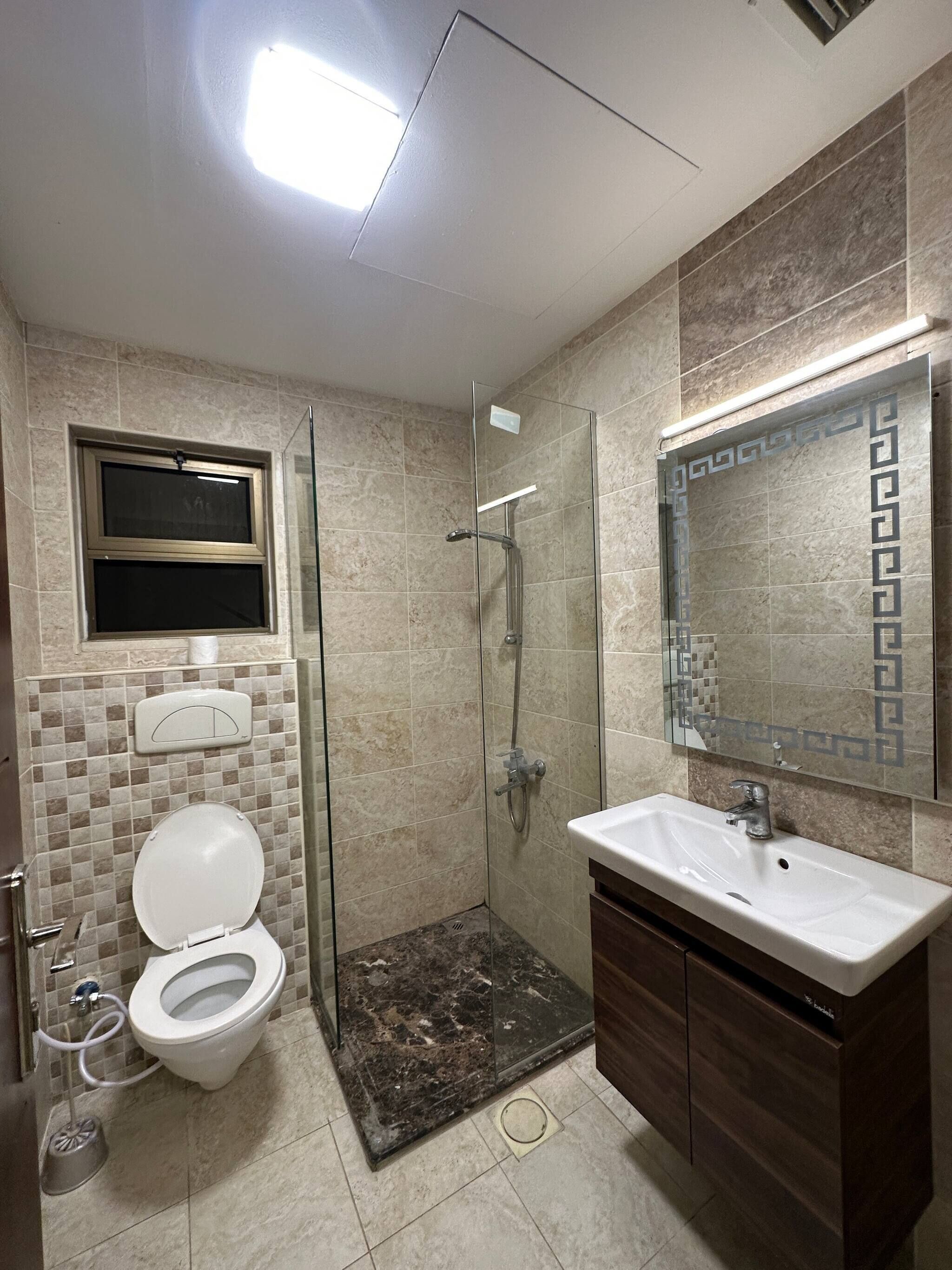 Lejlighed - 2 soveværelser - handicapvenligt - ryger | Badeværelse