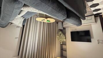 Apartment, 2 Bedrooms, Accessible, Smoking | Ruang tamu