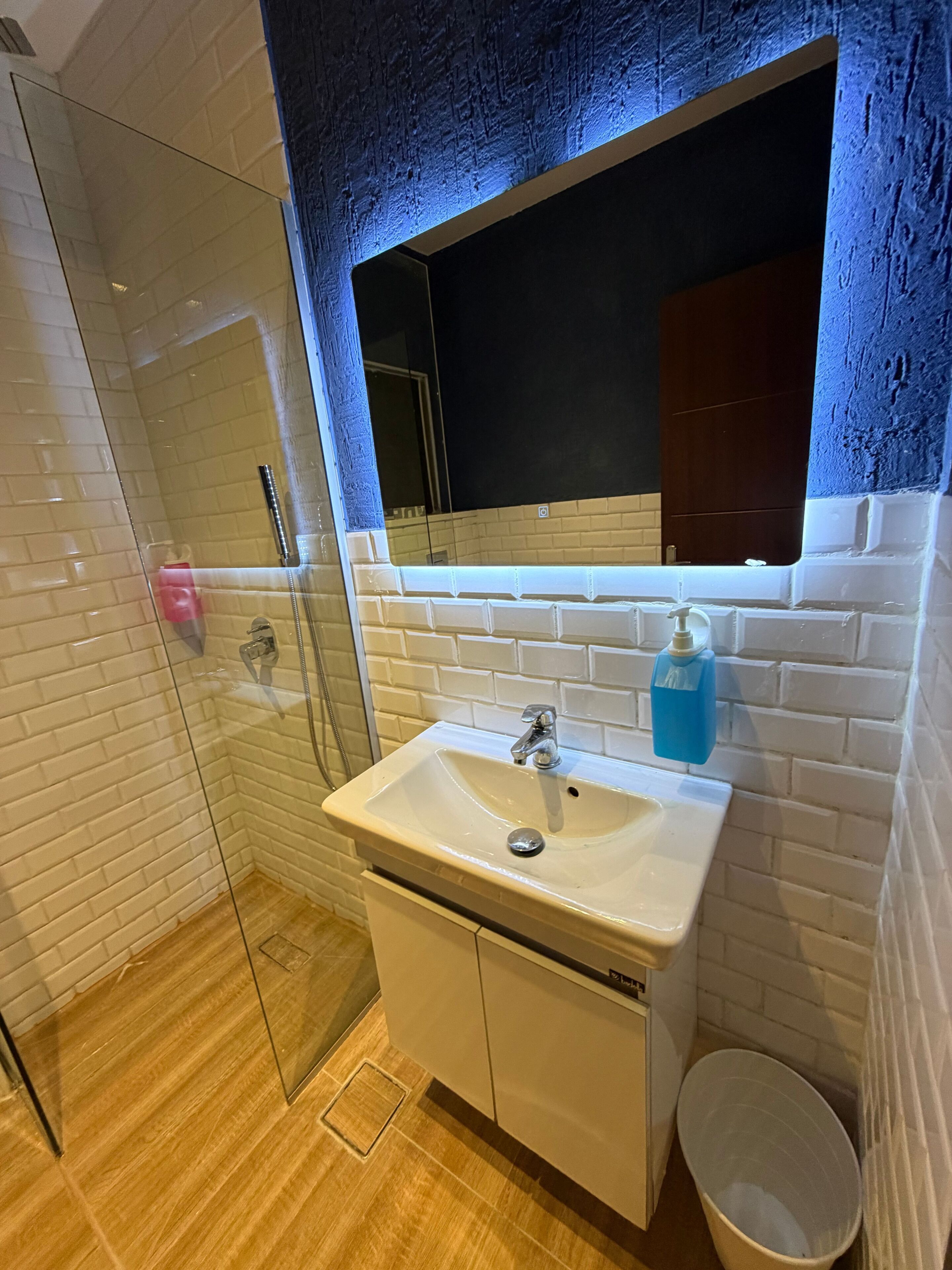 Apartment, 2 Bedrooms, Accessible, Smoking | Bathroom