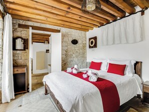 Apartment, 1 Bedroom | 2 bedrooms - Sanders Arsorama Great 1 Bdr Apt With Shared Patio (Arsos)