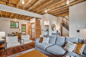 TV, fireplace, foosball, offices - Spacious Luxe USNA Home - Pool, Hot Tub, Grill (Annapolis)