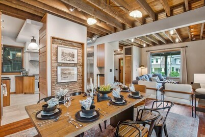 Spacious Luxe USNA Home - Pool, Hot Tub, Grill