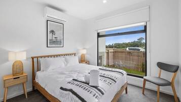 2 bedrooms, desk, iron/ironing board, travel crib