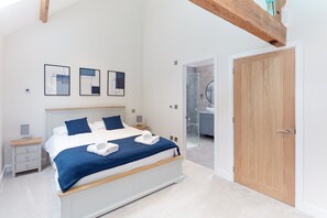 2 bedrooms, desk, iron/ironing board, travel cot