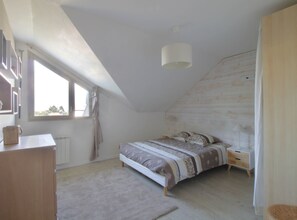 4 Schlafzimmer, BĂŒgeleisen/BĂŒgelbrett, Reisekinderbett, WLAN