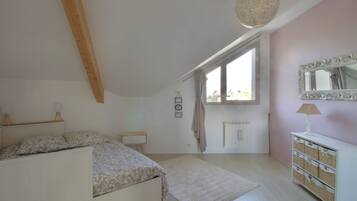 4 chambres, fer et planche Ă repasser, lit parapluie, Wi-Fi