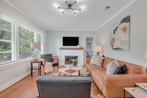 TV, fireplace, offices