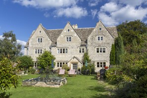 Exterior - Stunning 16th century grade II listed farmhouse (Gloucester)