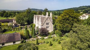 Exterior - Stunning 16th century grade II listed farmhouse (Gloucester)