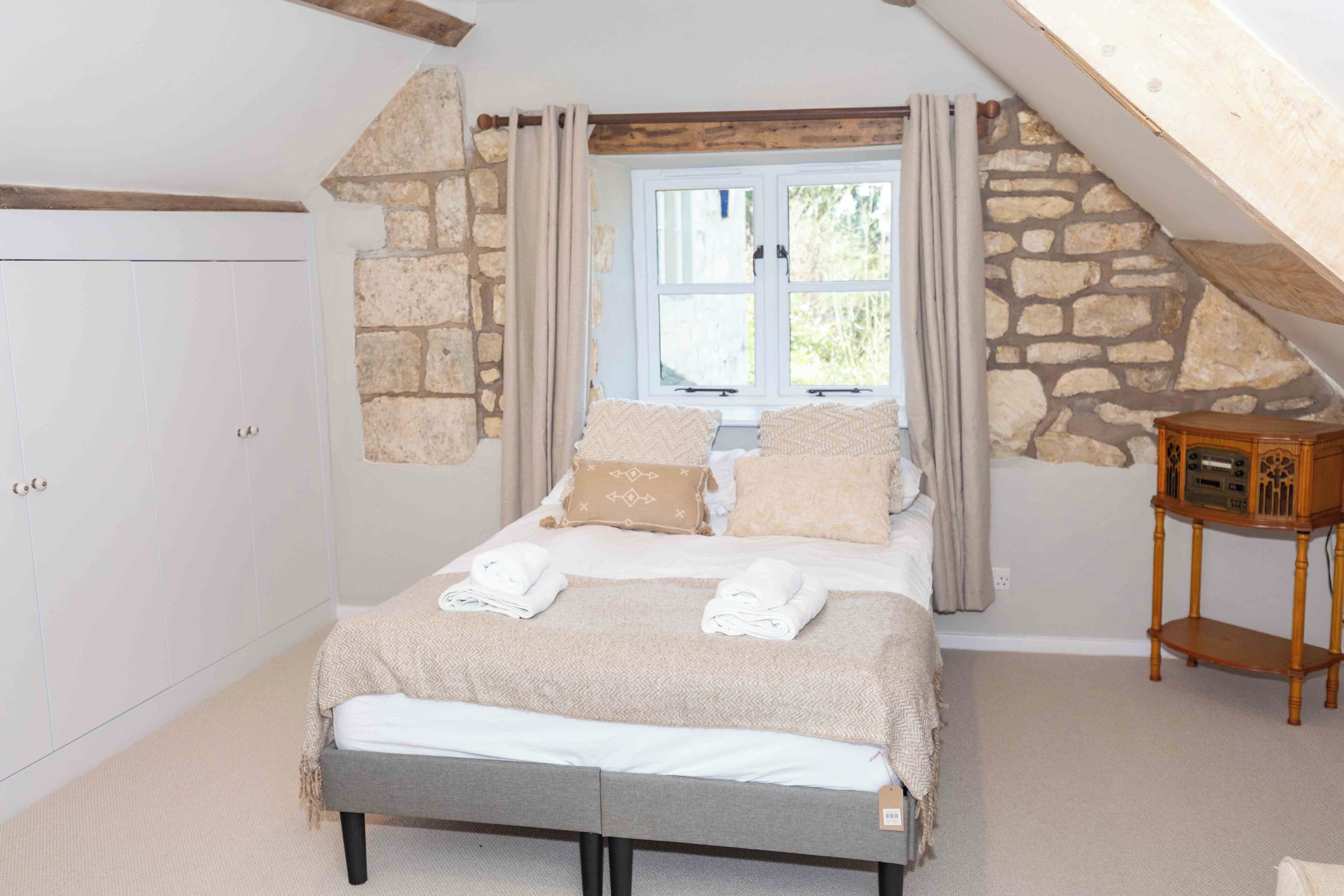 6 chambres, fer et planche à repasser, lit parapluie, Wi-Fi gratuit