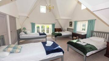 6 bedrooms, iron/ironing board, travel cot, free WiFi