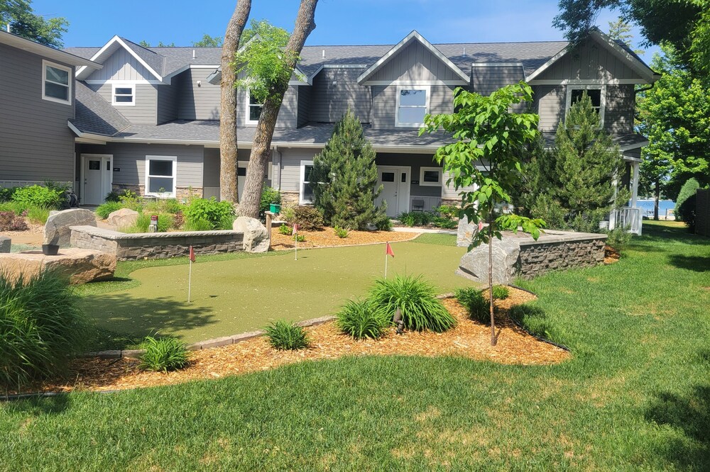 Lake Carlos Bay Townhome