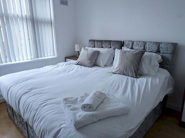 3 habitaciones, tabla de planchar con plancha y wifi gratis 