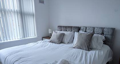 Pass the Keys | Spacious Comfortable 3 Bedroom House