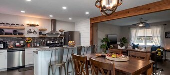 Luxurious 4BR Oasis - Unwind in a Biking Paradise!