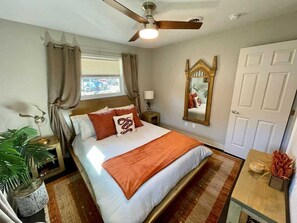 4 bedrooms, desk, iron/ironing board, WiFi