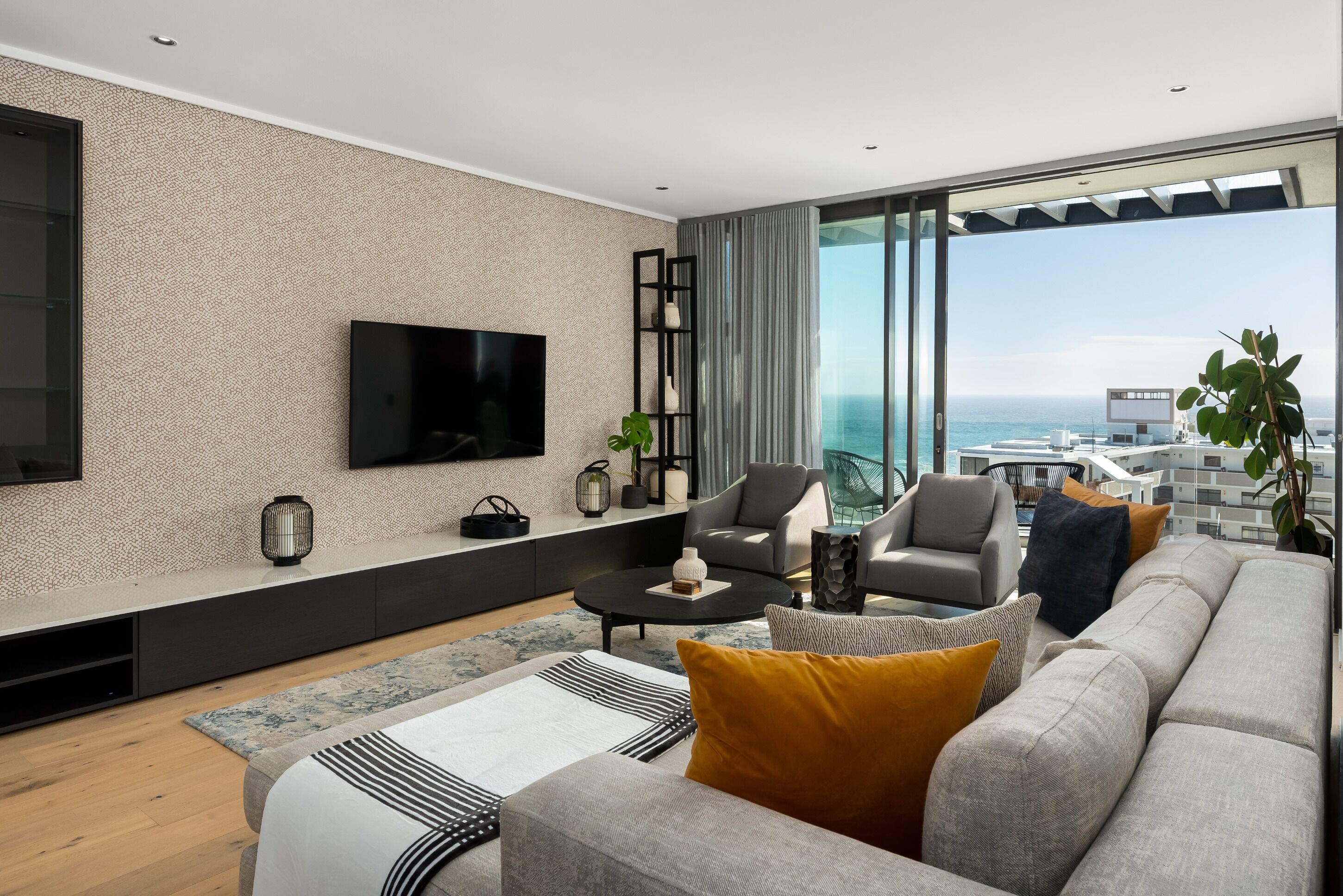 Sea Point Penthouse Rooftop Deck with Jacuzzi