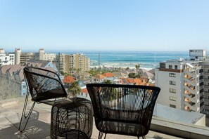 Property grounds - Sea Point Penthouse Rooftop Deck with Jacuzzi (Cape Town)