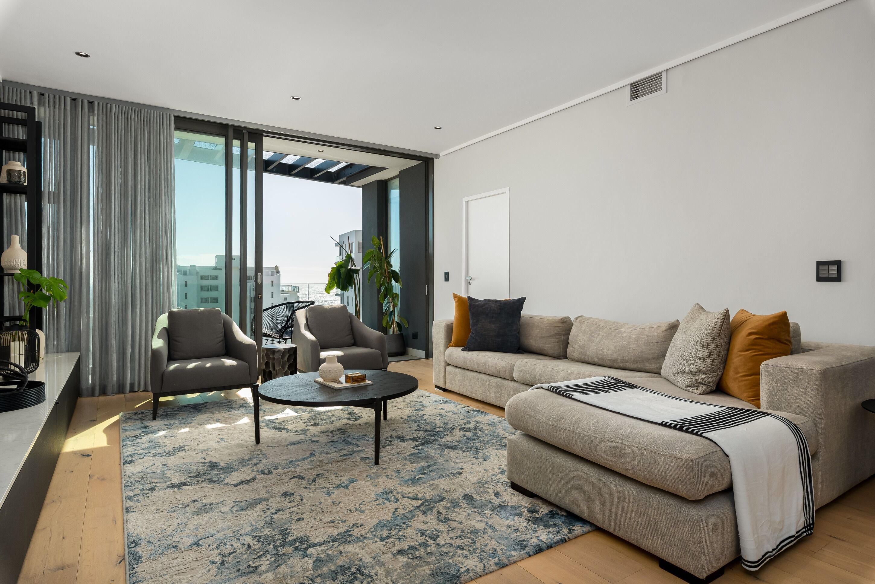 Sea Point Penthouse Rooftop Deck with Jacuzzi