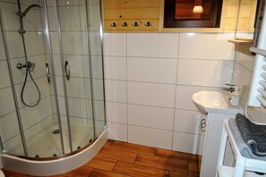 Shower, towels