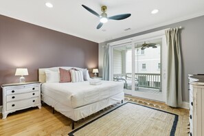 4 bedrooms, desk, iron/ironing board, travel cot