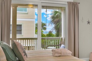 4 室のベッドルーム、デスク、アイロン / アイロン台、WiFi