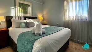 2 bedrooms, iron/ironing board, WiFi