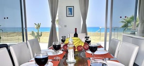 Villa, 4 Schlafzimmer, Raucher | Speisen