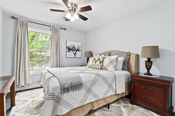 3 bedrooms, desk, iron/ironing board, WiFi